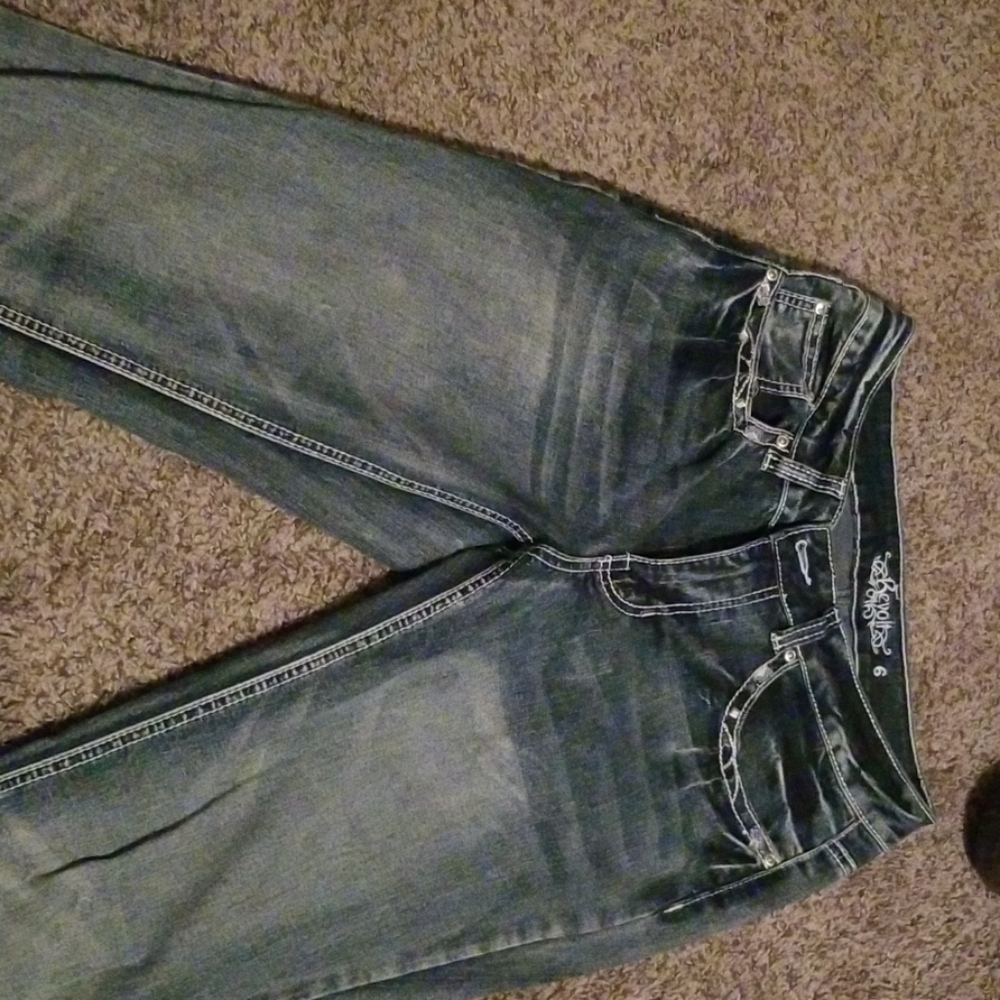 Revolt jeans